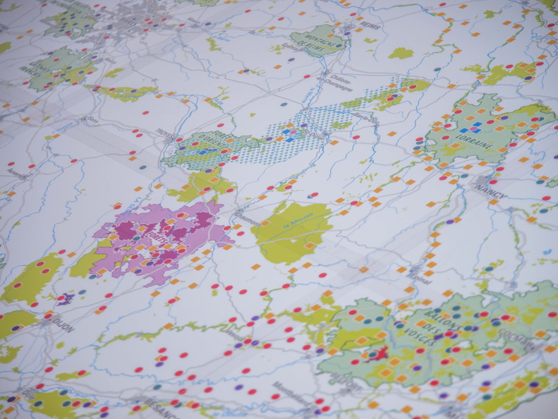 02/10/2020 - Carte au sol IGN "Panorama de la biodiversité et des aires protégées"