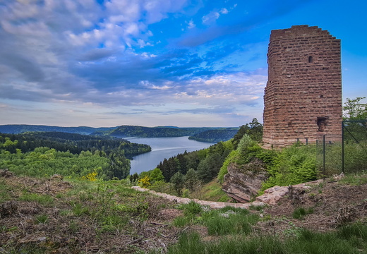 Pierre-Percée Lac Château ©Maxime Perrotey
